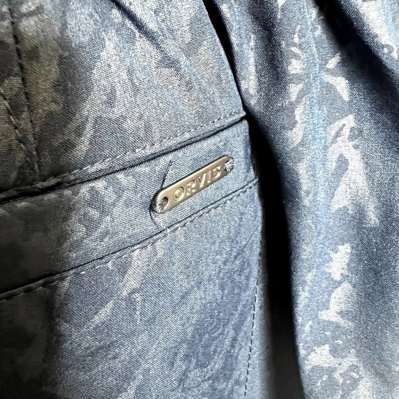 Orvis Women's L Travel Skort Shattered Glass Embossed Navy Built in Short NWT - Picture 9 of 12